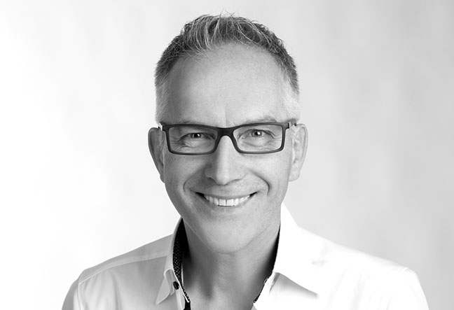 Die Rechte am Foto wurde von mir beim Fotostudio Werneke erworben.  https://fotostudio-werneke.de